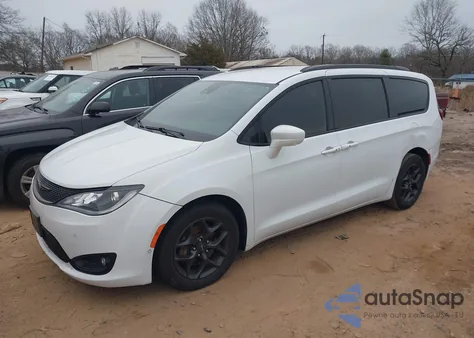 2018 Chrysler Pacifica Touring L z USA, uszkodzony, nr VIN 2C4RC1BG0JR354803